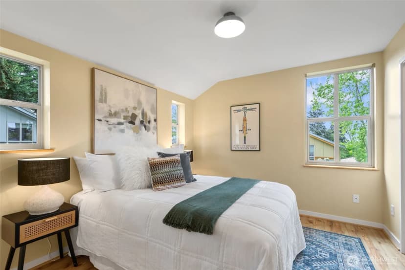 Property photo for 20215 15th Avenue Nw #e, Shoreline photo 29