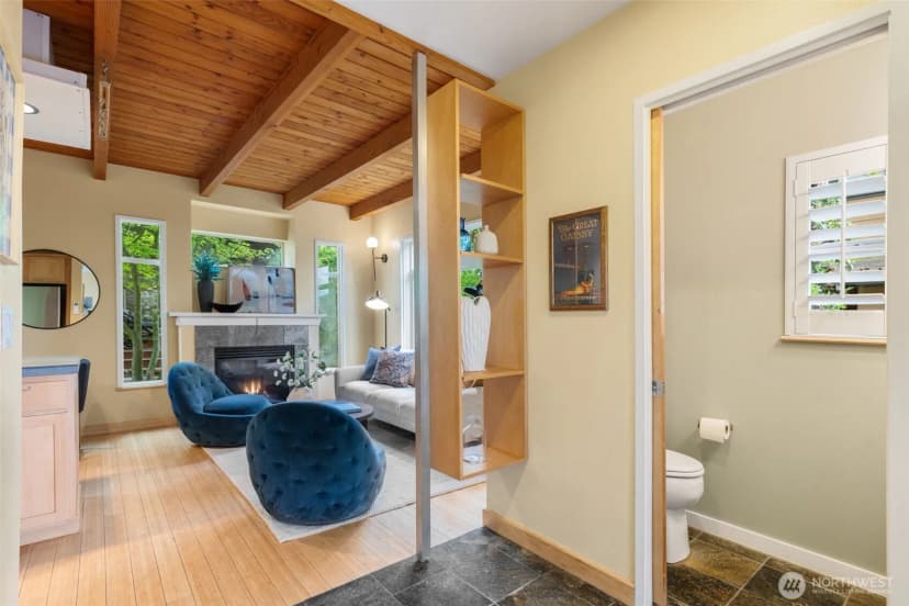 Property photo for 20215 15th Avenue Nw #e, Shoreline photo 18