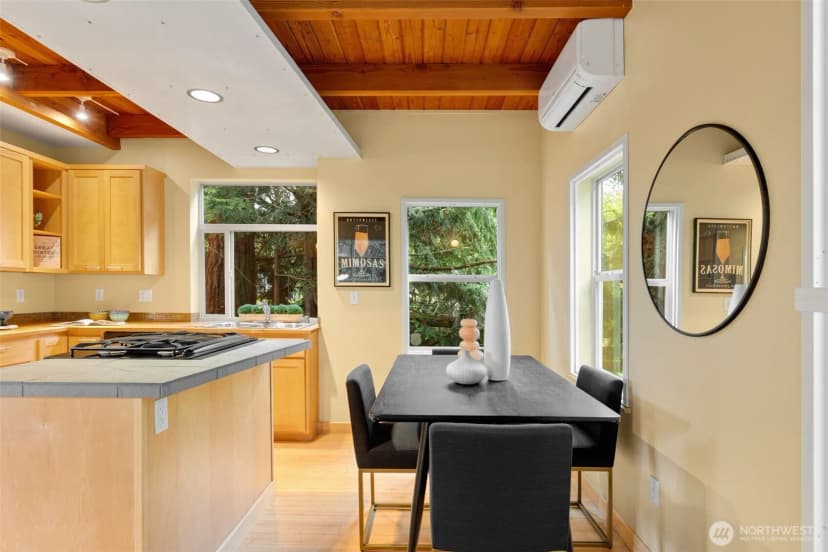 Property photo for 20215 15th Avenue Nw #e, Shoreline photo 12