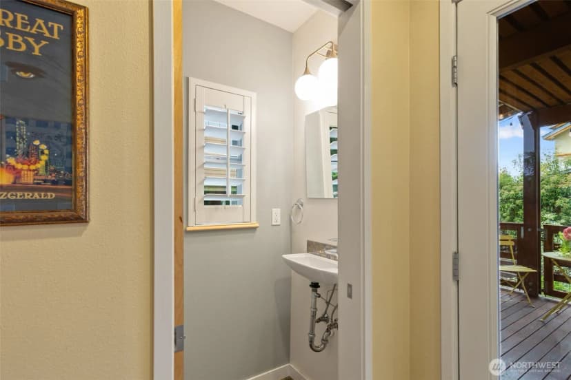 Property photo for 20215 15th Avenue Nw #e, Shoreline photo 19