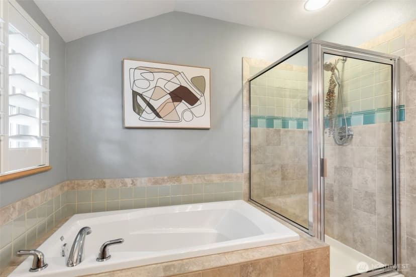 Property photo for 20215 15th Avenue Nw #e, Shoreline photo 27