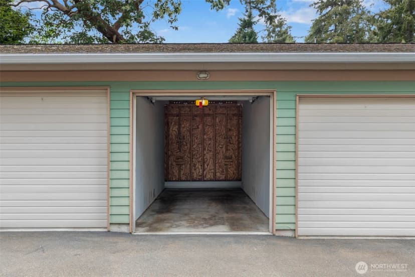 Property photo for 20215 15th Avenue Nw #e, Shoreline photo 35