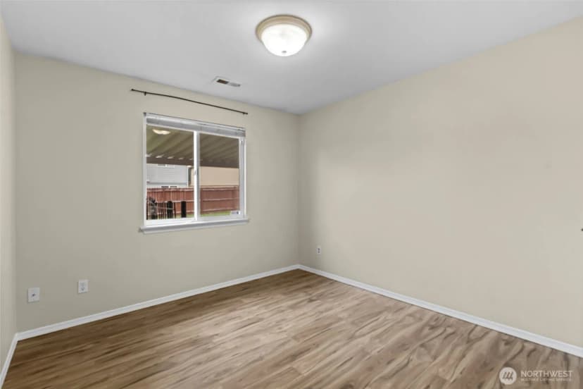 Property photo for 317 Williams Boulevard Nw, Orting photo 21