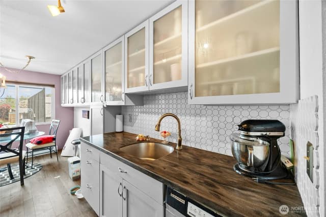 Property photo for 2020 Grant Avenue S #l104, Renton photo 5