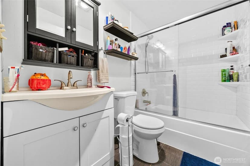 Property photo for 2020 Grant Avenue S #l104, Renton photo 19