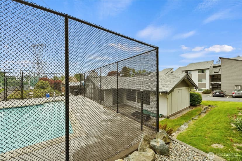 Property photo for 2020 Grant Avenue S #l104, Renton photo 23