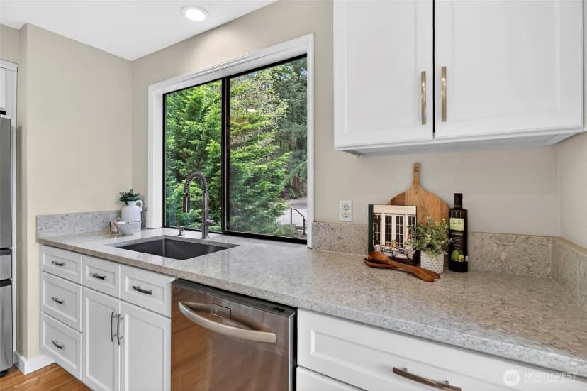 Property photo for 6162 144th Pl Se, Bellevue photo 12