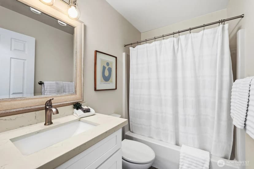 Property photo for 4035 Ne 110th Street, Seattle photo 31