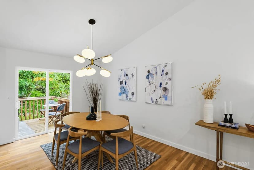 Property photo for 4035 Ne 110th Street, Seattle photo 11