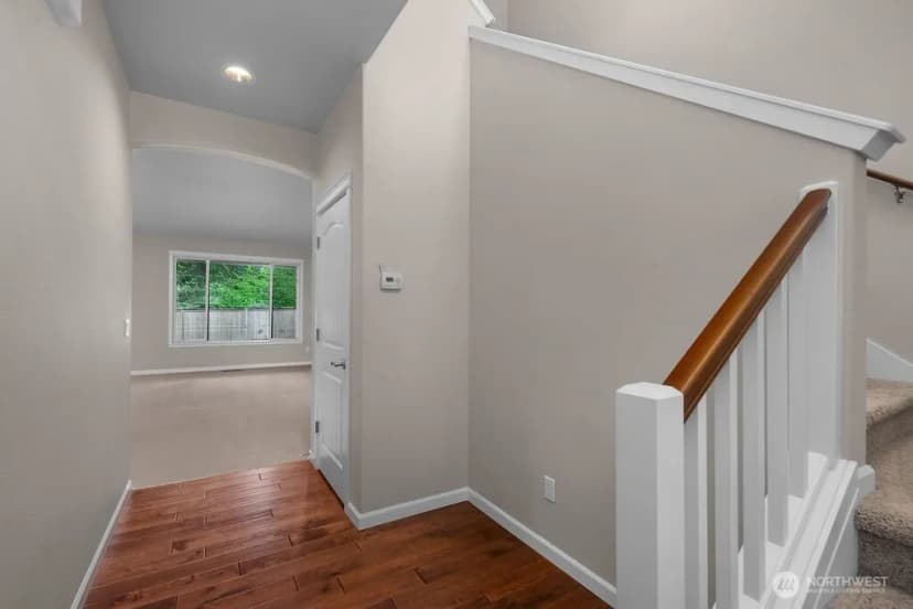 Property photo for 4322 Dudley Drive Ne, Lacey photo 3