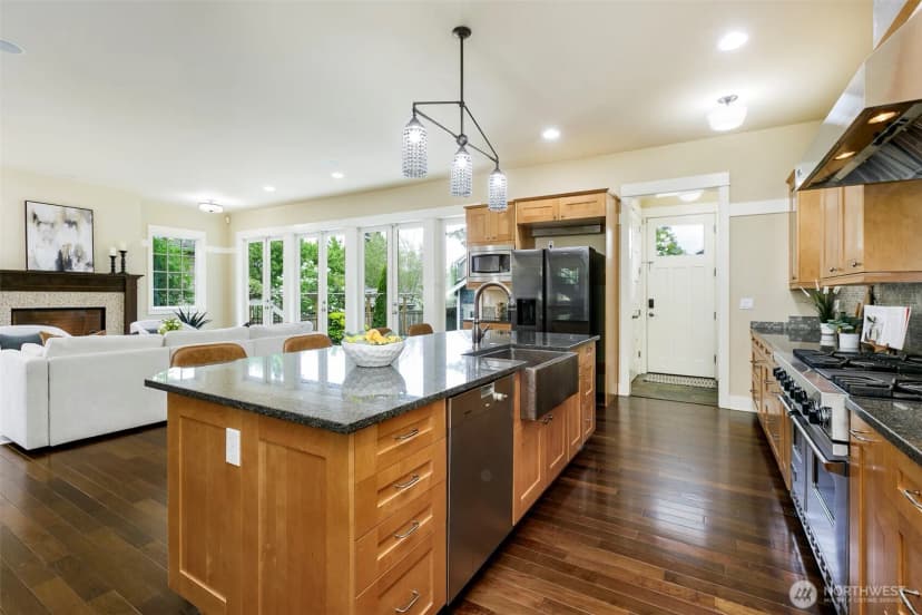 Property photo for 5726 Kirkwood Place N, Seattle photo 3