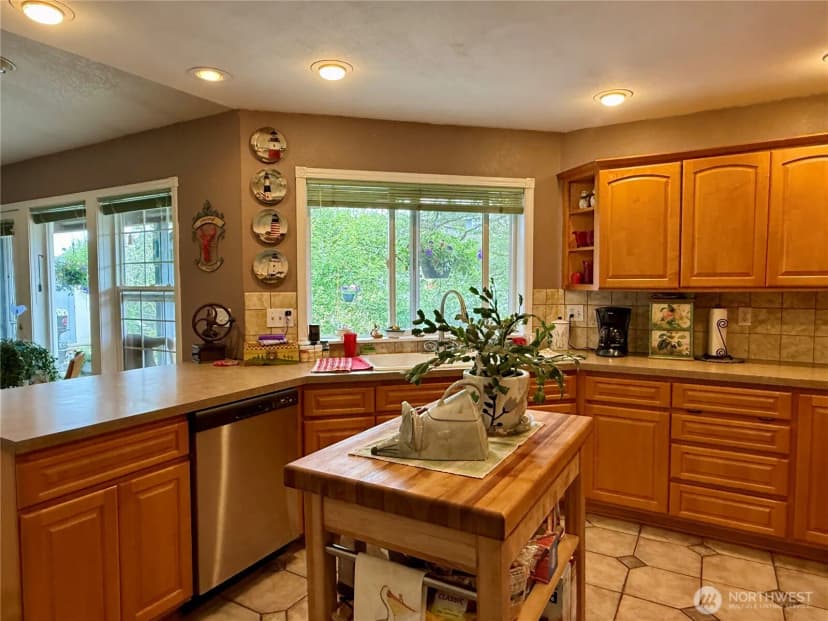 Property photo for 30214 H Street, Ocean Park photo 10