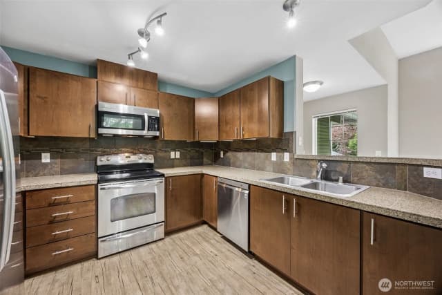 Property photo for 21048 40th Place S #j2, Sea Tac photo 4