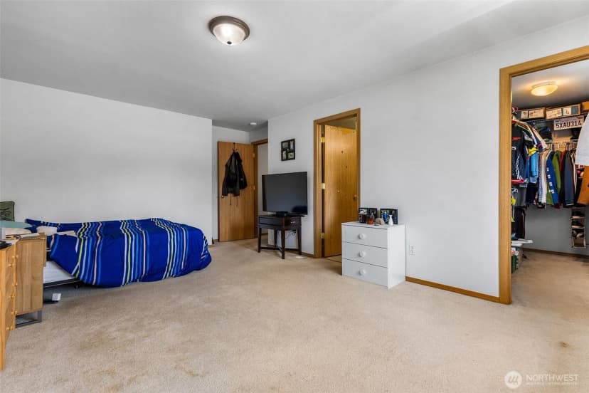 Property photo for 18211 58th Street Ct E, Lake Tapps photo 11