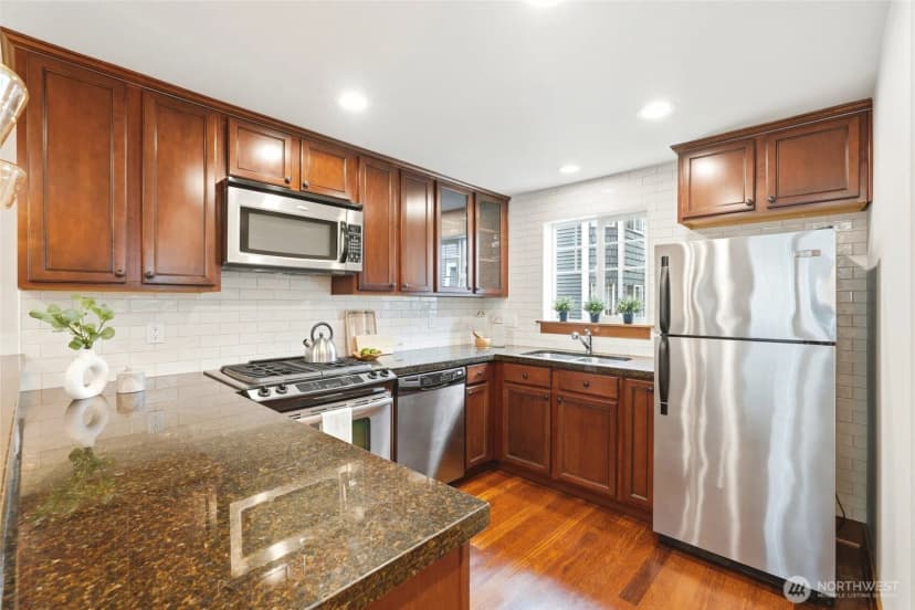 Property photo for 725 N 95th Street #b, Seattle photo 6