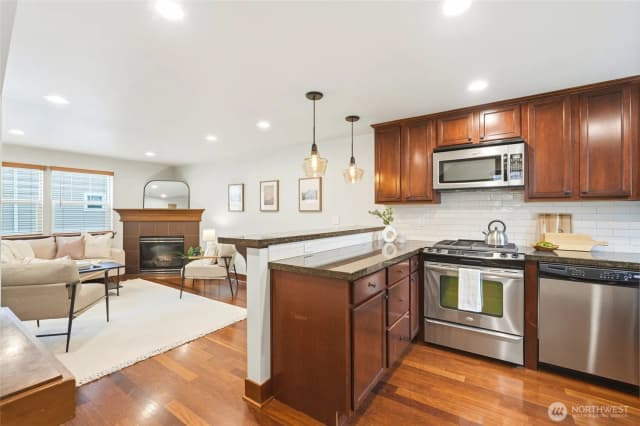 Property photo for 725 N 95th Street #b, Seattle photo 4