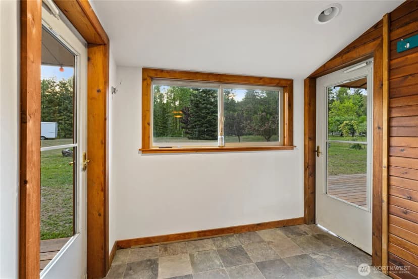 Property photo for 1061 Lauderdale Lane, Cle Elum photo 4