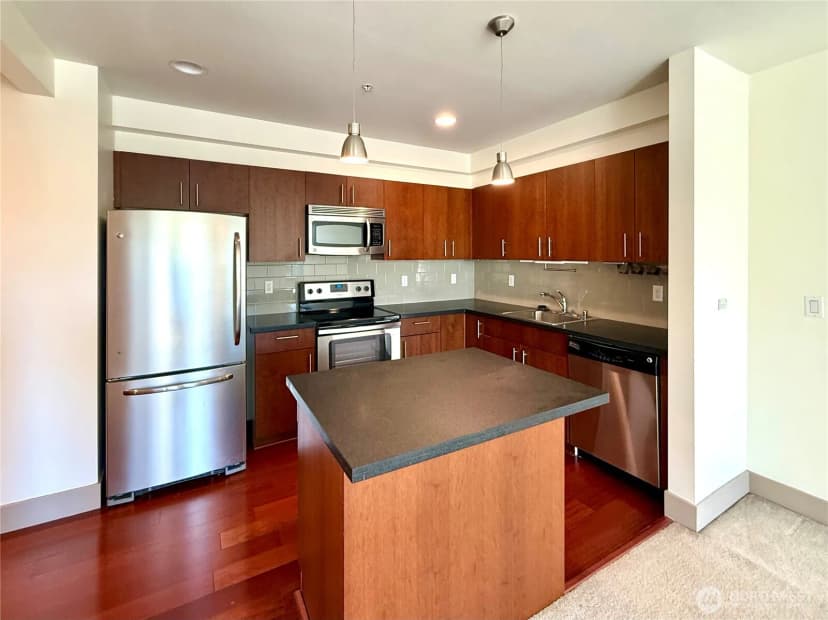 Property photo for 4547 8th Avenue Ne #204, Seattle photo 7