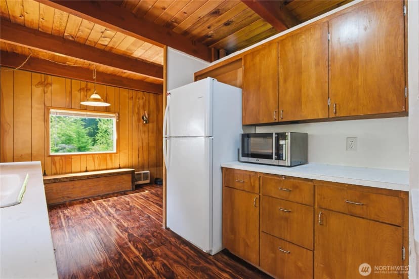 Property photo for 33822 State Route 706 E, Ashford photo 10