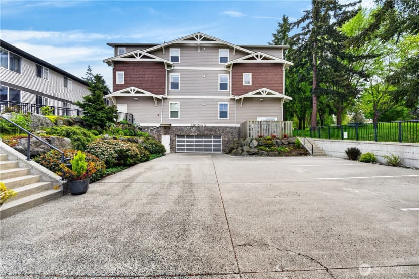Property photo for 1109 29th Street #301, Anacortes photo 2