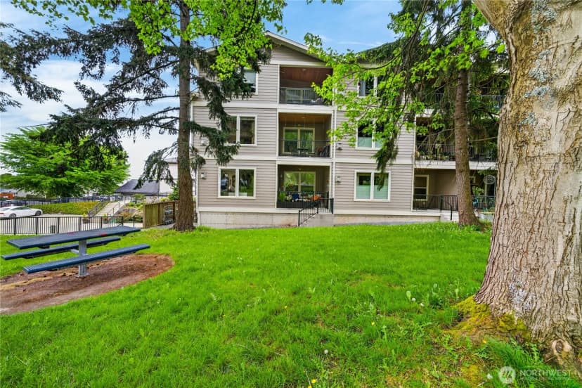 Property photo for 1109 29th Street #301, Anacortes photo 3