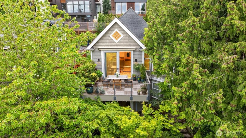 Property photo for 2511 E Roy Street, Seattle