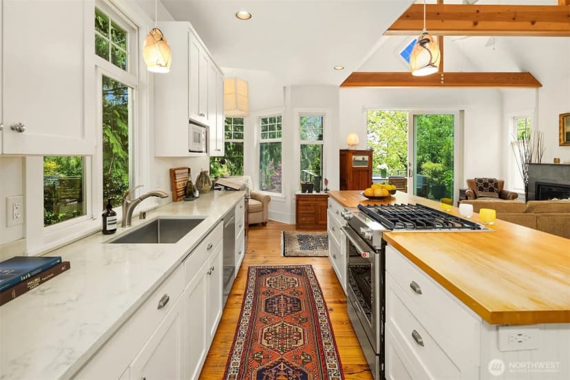 Property photo for 2511 E Roy Street, Seattle photo 14