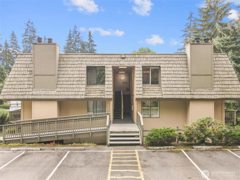 Property photo for 1420 153rd Ave Ne #4004, Bellevue photo 2