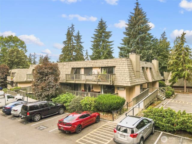 Property photo for 1420 153rd Ave Ne #4004, Bellevue photo 3