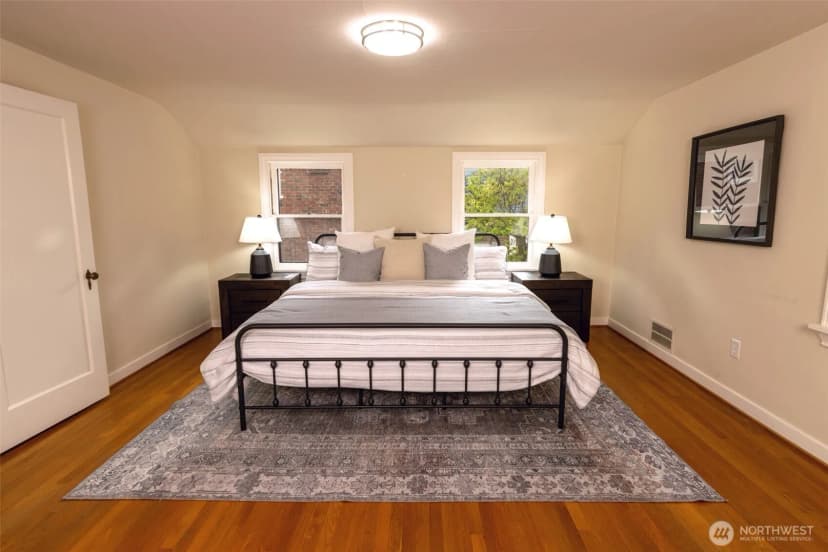 Property photo for 1403 2nd Avenue N, Seattle photo 16