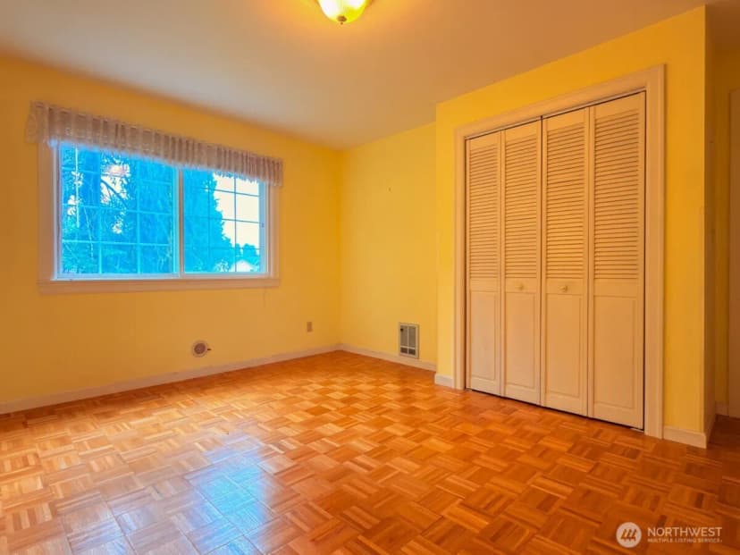 Property photo for 612 S 160th Street, Burien photo 27