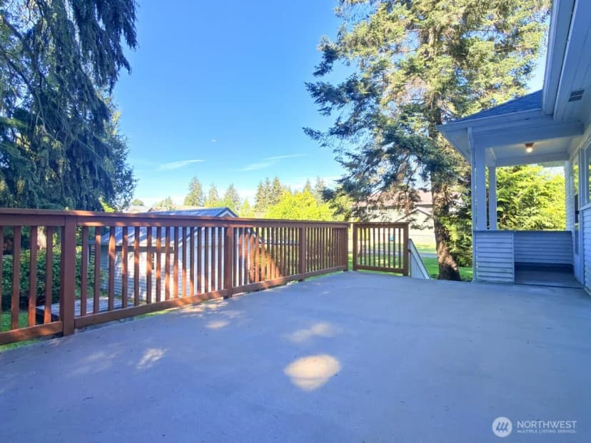 Property photo for 612 S 160th Street, Burien photo 15