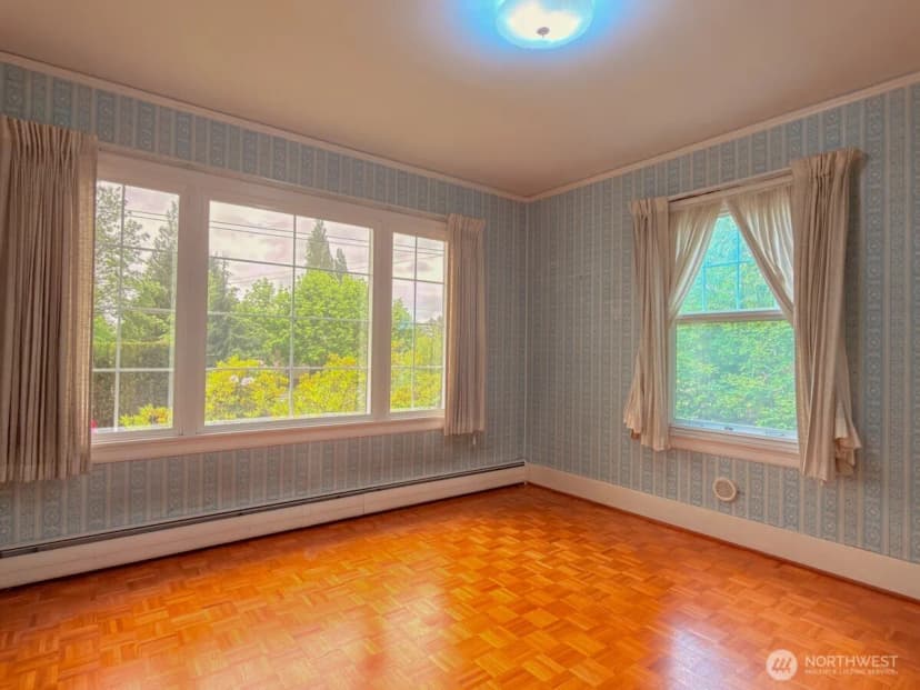 Property photo for 612 S 160th Street, Burien photo 9