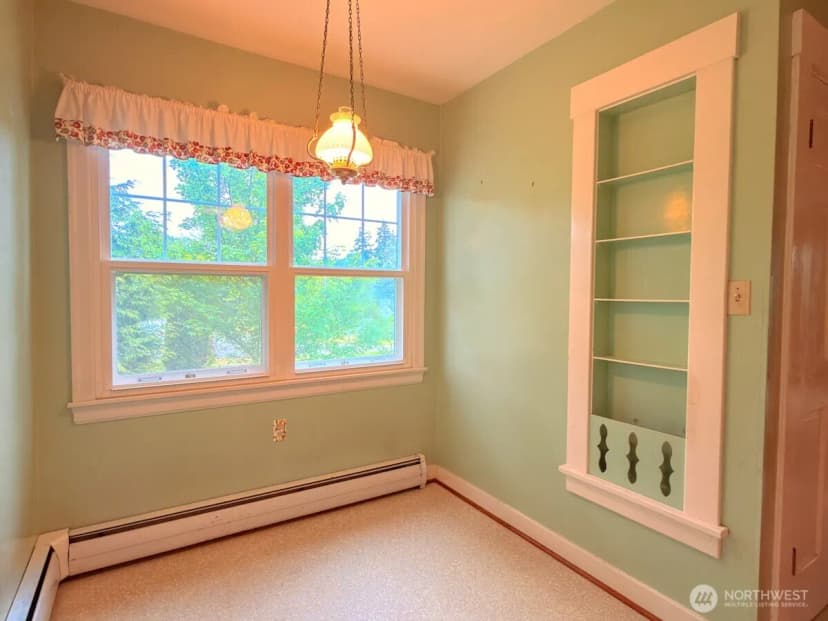 Property photo for 612 S 160th Street, Burien photo 13