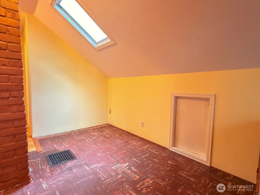 Property photo for 612 S 160th Street, Burien photo 23