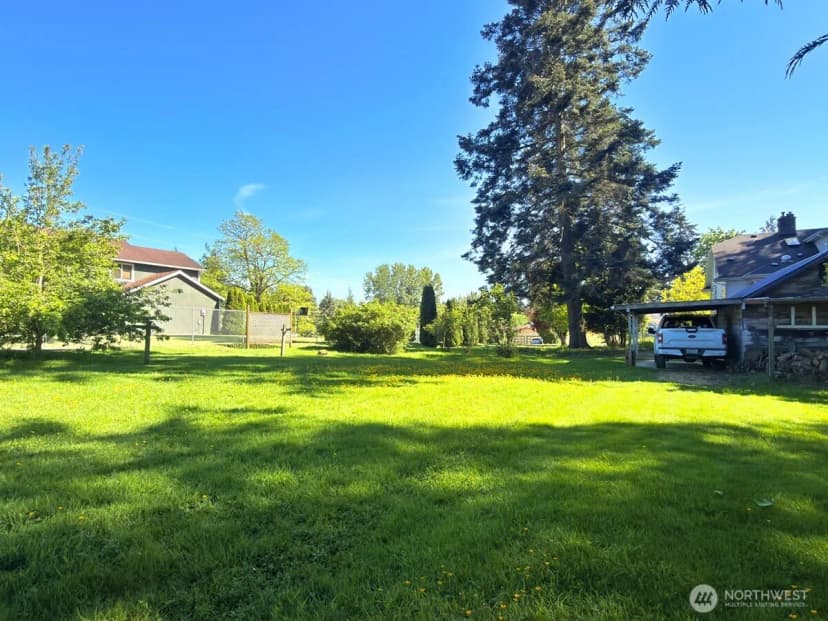 Property photo for 612 S 160th Street, Burien photo 35