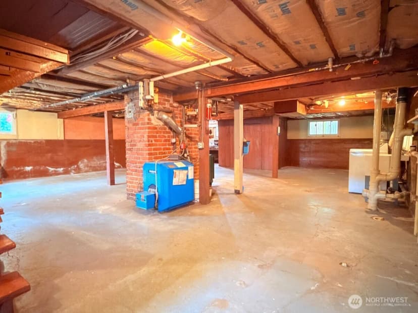 Property photo for 612 S 160th Street, Burien photo 28