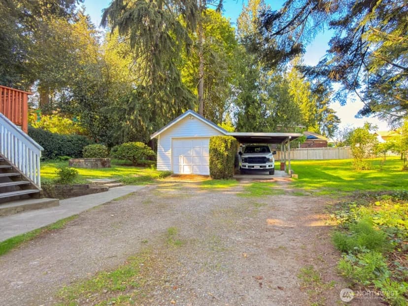 Property photo for 612 S 160th Street, Burien photo 3