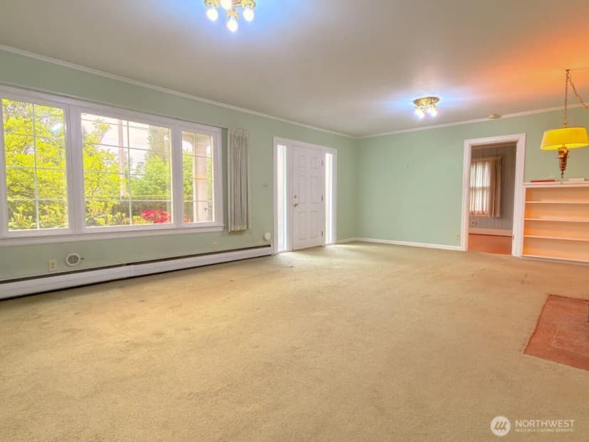 Property photo for 612 S 160th Street, Burien photo 8
