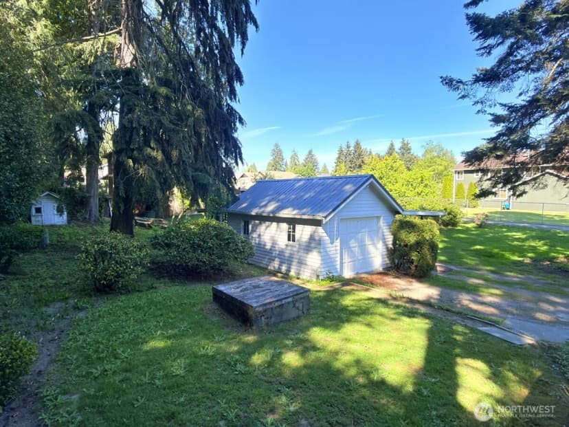 Property photo for 612 S 160th Street, Burien photo 17