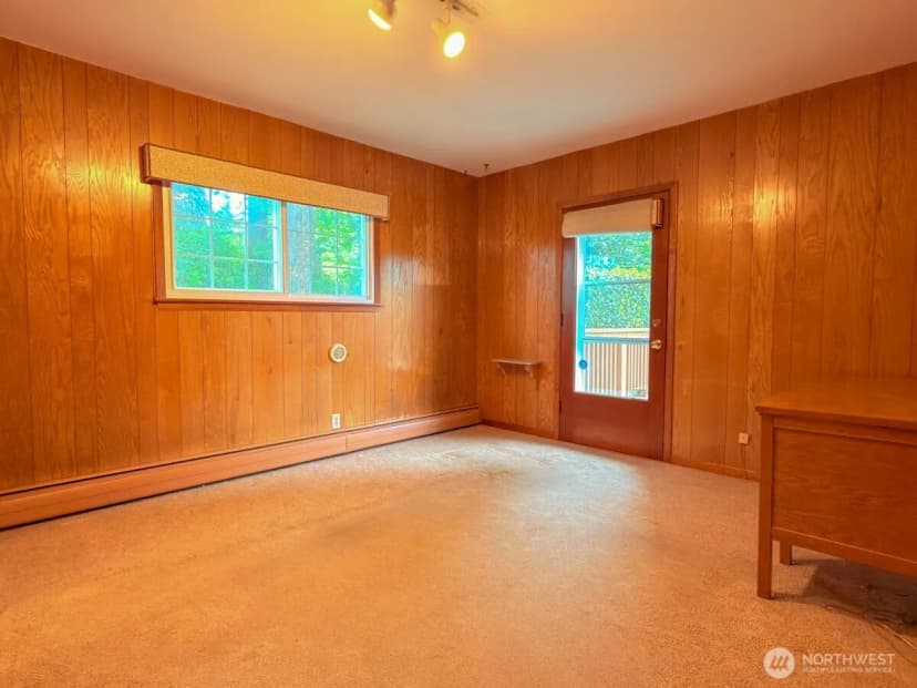 Property photo for 612 S 160th Street, Burien photo 14