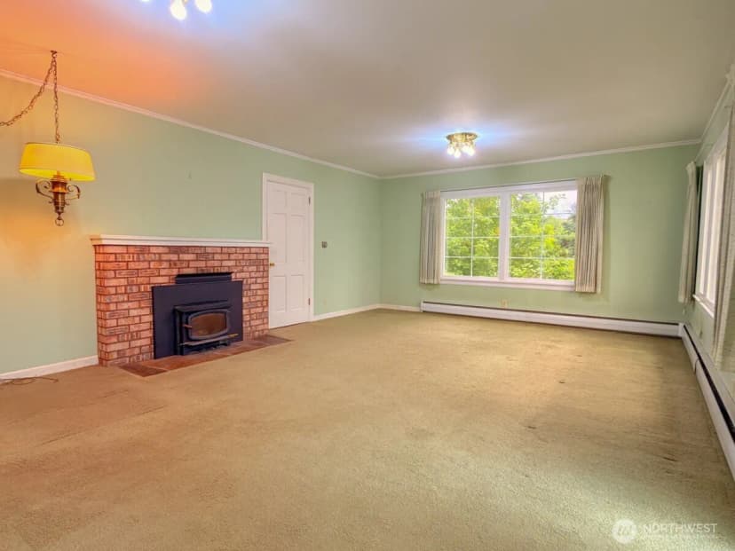 Property photo for 612 S 160th Street, Burien photo 6