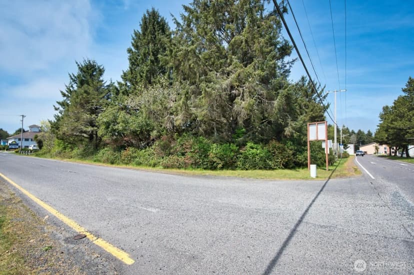 Property photo for 899 Ocean Shores Boulevard Nw, Ocean Shores