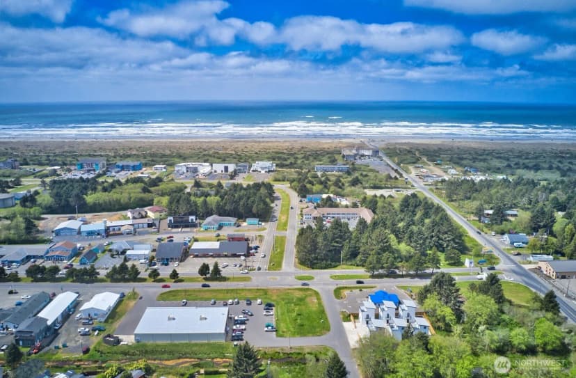 Property photo for 899 Ocean Shores Boulevard Nw, Ocean Shores photo 3