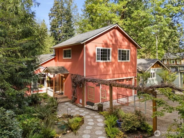 Property photo for 11837 Venice Loop Ne, Bainbridge Island photo 2