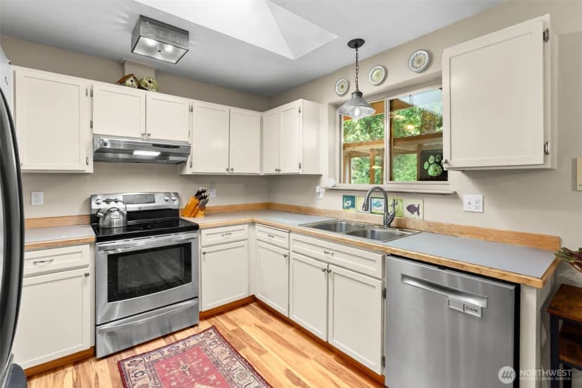 Property photo for 11837 Venice Loop Ne, Bainbridge Island photo 10