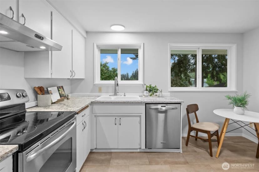 Property photo for 317 Ave Ne 145th, Bellevue photo 8