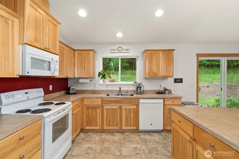 Property photo for 236 Chilvers Road, Chehalis photo 3