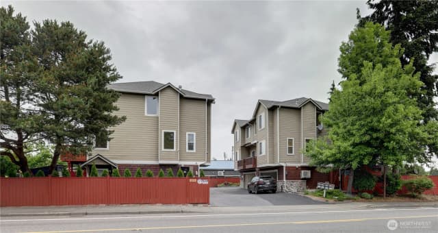 Property photo for 434 S 156th Street #b1, Burien photo 2