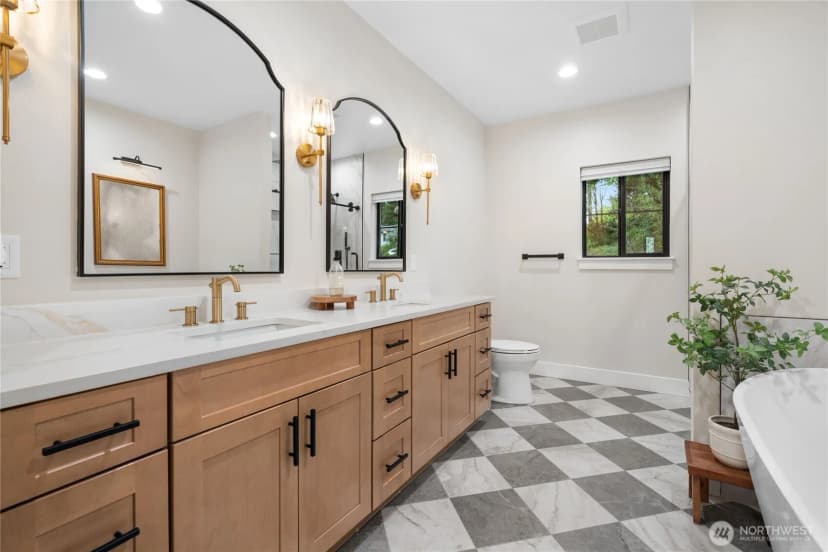 Property photo for 11016 46th Street E, Edgewood photo 23